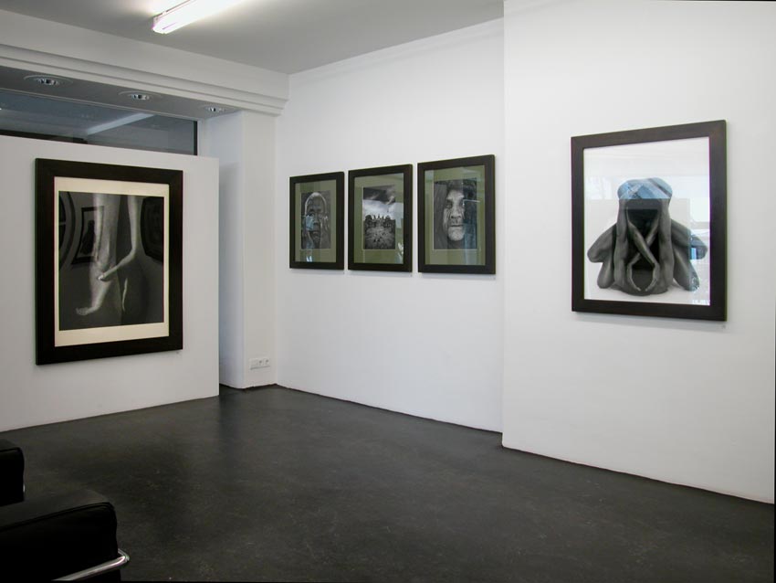 Andreas_H_Bitesnich_exhibition_Monika_Mohr_Hamburg_2003_6267