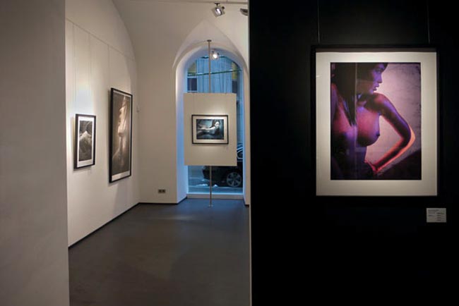 Bitesnich-Erotic-Exhibition-PLE-Gallery-Vienna-2010-P1060606
