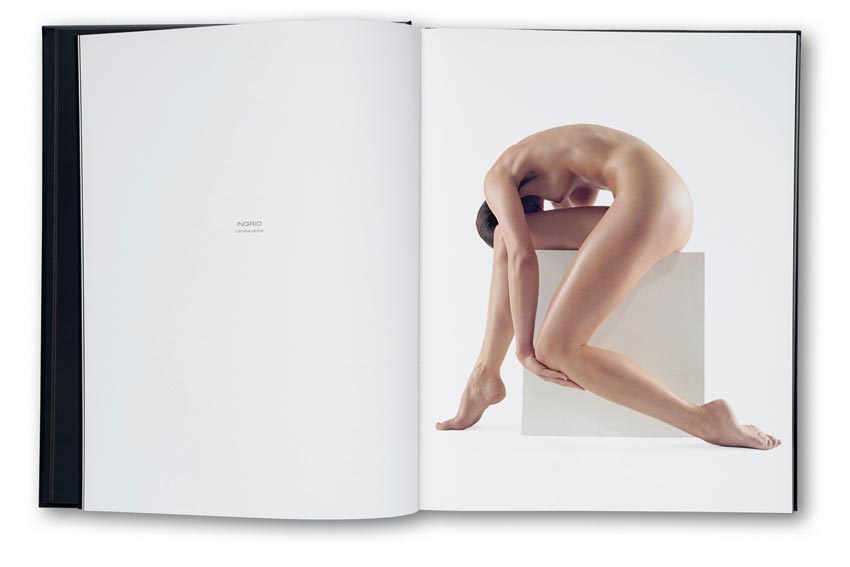 Andreas_H._Bitesnich_More_Nudes_book_2823