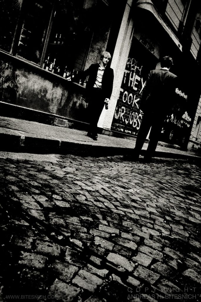 Street-scene,-Paris-2012-photo-Andreas-H-Bitesnich